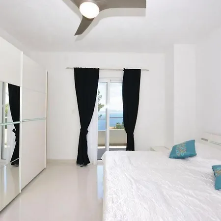 Relaxing With Swimming Pool, Jacuzzi And Entertainment Equipment فيلة *