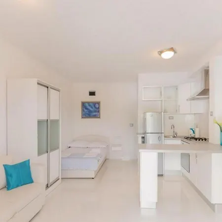 Relaxing With Swimming Pool, Jacuzzi And Entertainment Equipment * Podgora (Split-Dalmatia)
