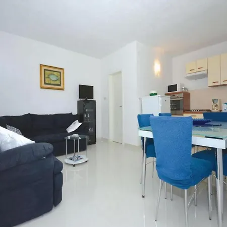 Relaxing With Swimming Pool, Jacuzzi And Entertainment Equipment Podgora (Split-Dalmatia)