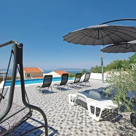 Relaxing With Swimming Pool, Jacuzzi And Entertainment Equipment Willa