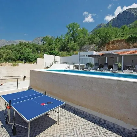 Willa Relaxing With Swimming Pool, Jacuzzi And Entertainment Equipment